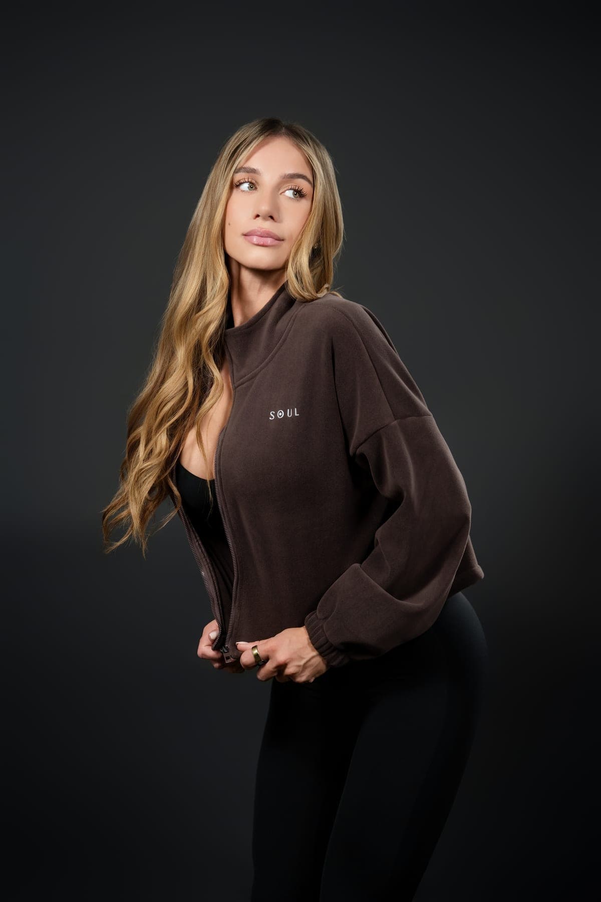 Jaqueta bege Soul Wellness corpo inteiro